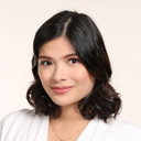 Pam Nieva als Pageant Host