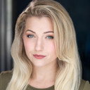 Sarah Callahan Black als Courier