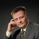 Perttu Pesä als Heikki Raikas