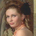 Bernadette Stern als Une fille de l'auberge