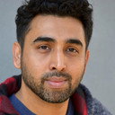 Qamar Khokhar als Agent de sécurité