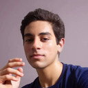 Felipe Piva als Theo