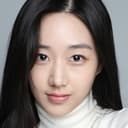 Kang Anna als Song Eun-gyo