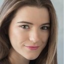 Amelia Bennett als Mel