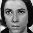 Martine Ferrière als Vendeuse en chef du magasin de chaussures