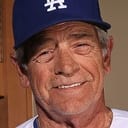 Steve Yeager als Coach 'Duke' Temple