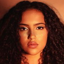 Alanys Santos als Enedina
