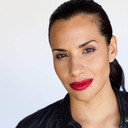 Vanessa Morales als Stunt Helena