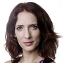 Maria João Falcão als Ângela Esteves