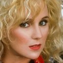 Melanie Moore als 