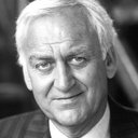 John Thaw als Sir Arthur 'Bomber' Harris