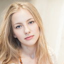 Cynthia Cosima als Sophie Freud