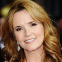 Lea Thompson als Evelyn