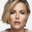 Kathleen Robertson als Vivian