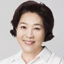 양희경 als Jang-mi's Mother