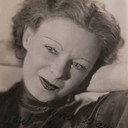 Lucienne Bogaert als Veuve Adèle Maurin