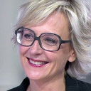 Sylvie Adigard als Clara, Modiste