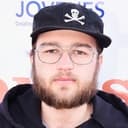 Angus T. Jones als Hunter Morris