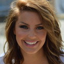 Emily Angwin als Presenter