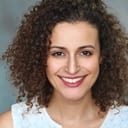 Laila Alj als Reporter