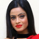 Aashma Syed als Sazia