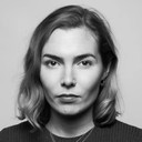 Charlet Duboc als Female Narrator