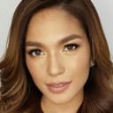 Andrea Torres als Issa (segment "Class Picture")