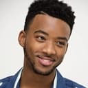 Algee Smith als Sam