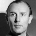 Gus McNaughton als Tom Trewitt (uncredited)