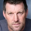 Dan Metcalfe als Roy Bishop