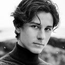 Alex Roper als Danny