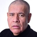 Alex Amaral als Cesar