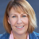 Sharon Heywood als Golden Hills Publican