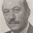 Campbell Singer als Flight Sergeant