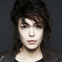 Adrienne Pauly als The Pretty Girl