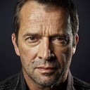 James Purefoy als George