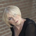 Wanda Nowicki als Julian (voice)