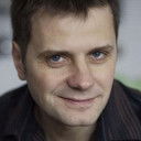 Pierre Val als Odile's assistant