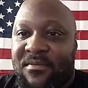 Carlisle Johnson als Freddie’s High School Linebacker Coach