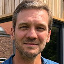 Charlie Luxton als Self - Presenter