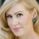 Katalina Parrish als Trailer Reporter #5