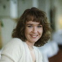 Susan Tully als June