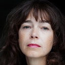 Adèle Jayle als Yvonne de Gaulle