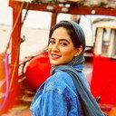 Nazanin Yousefi als Nahal