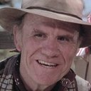 R.G. Armstrong als Captain Dan