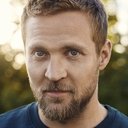 Tobias Santelmann als Arvid