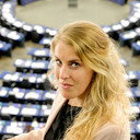 Vicky Maeijer als Self