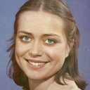 Cristina Mullins als Aurélia Vieira dos Santos