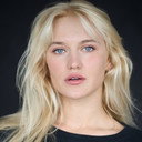 Karolina Elžbieta Mikalojūnaitė als Gustaf's Wife