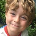 Zac Barker als George